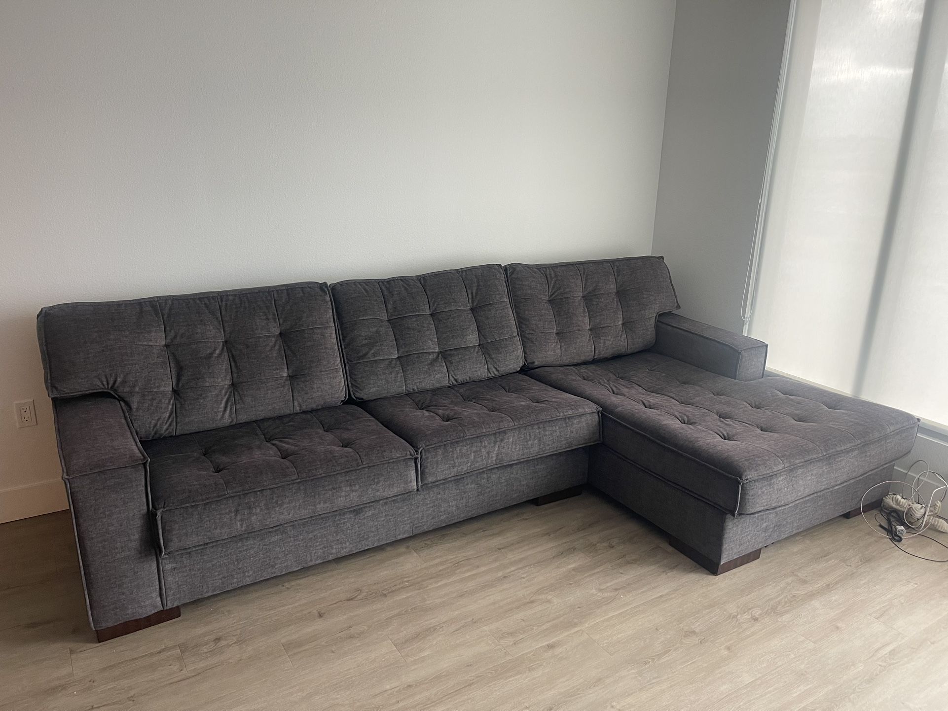 Coulee Point 2-Piece Sectional with Chaise