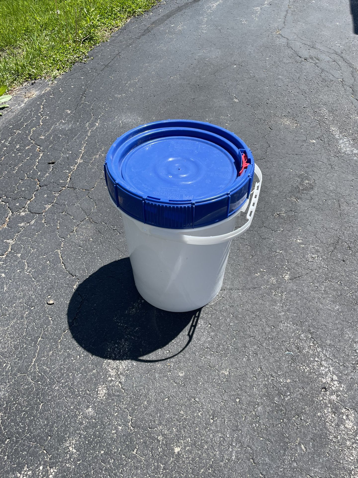5-gallon Bucket With Safe Seal Lid