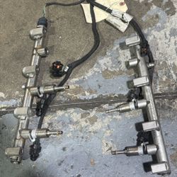 2006 Maserati Fuel Rail & Injectors 