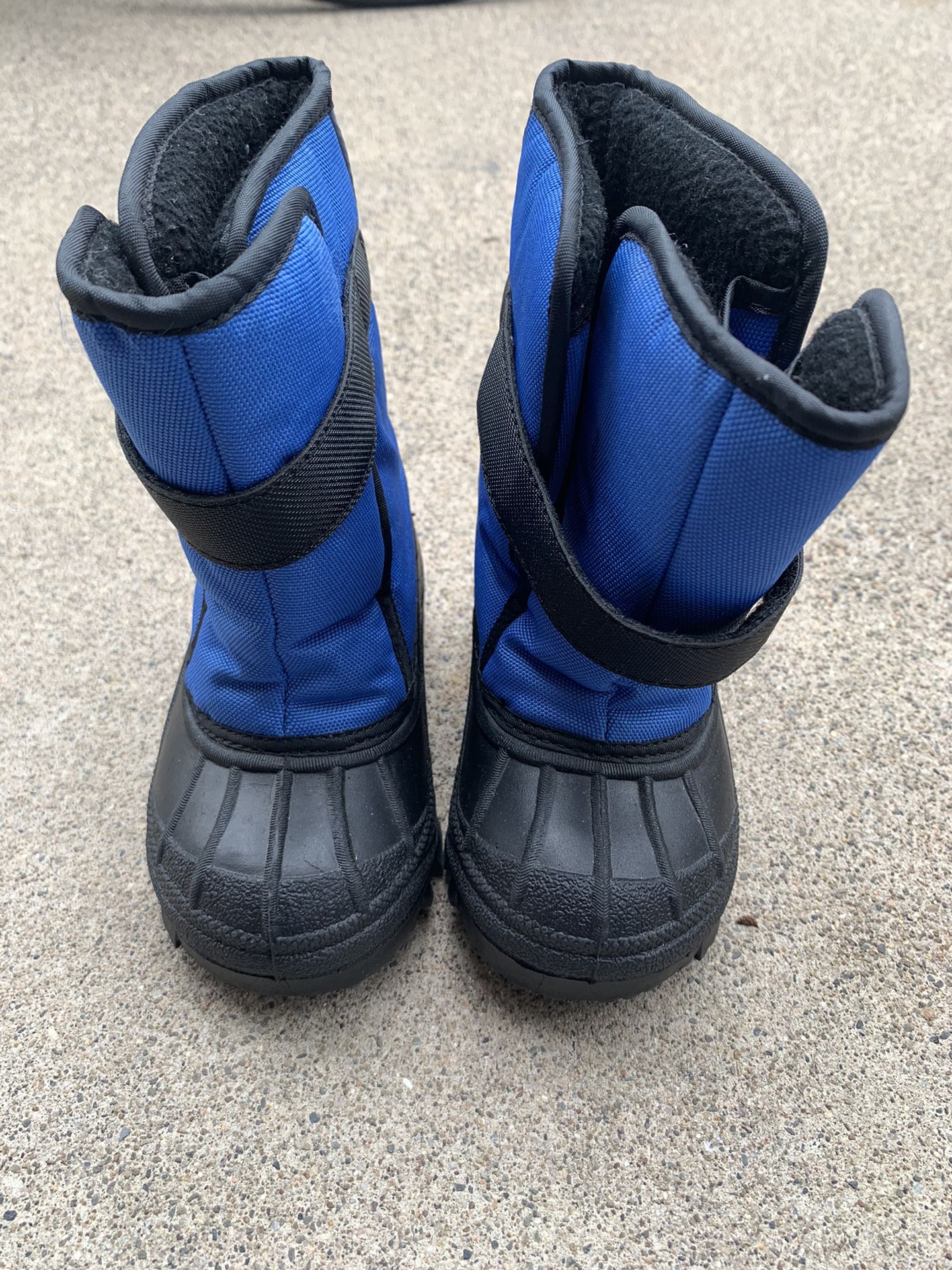Little Kid Snow Boots size 6