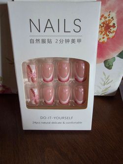 Press-On Nails 24-Piece DIY Set