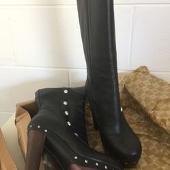 Uggs W Cosima Tall boot size 6
