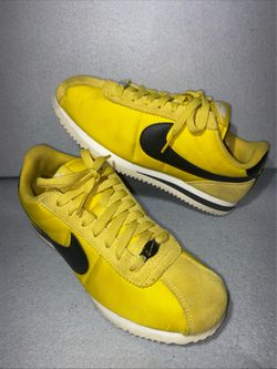 Nike Cortez Sneakers Style DZ2795-700 in Vivid Sulfur Woman’s 7.5 Yellow Black