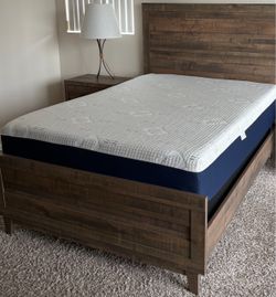 Full size box spring and mattress