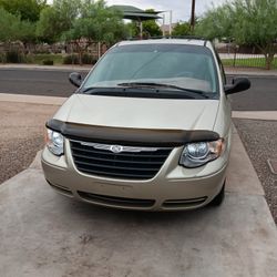 2005 Chrysler Town & Country