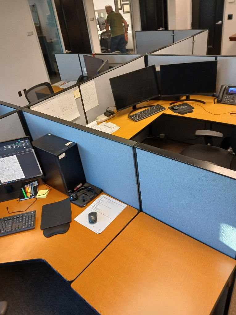 Free Office Furniture And Cubicles