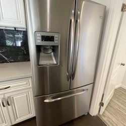 $450 Refrigerator 