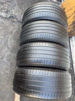 Set of 4 nice Michelin primacy tour a/s 275/50/20 ( We install & balance)