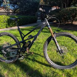 YT Jeffsy Trail mountain bike - mint