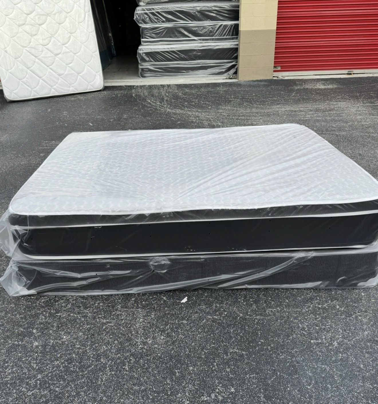 NEW Mattress Queen Size Pillowtop With Box Spring // Offer π