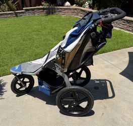 Bob Revolution 3 wheel stroller