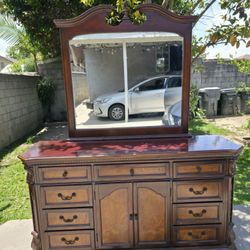 10 Drawer Cabinet With Mirror