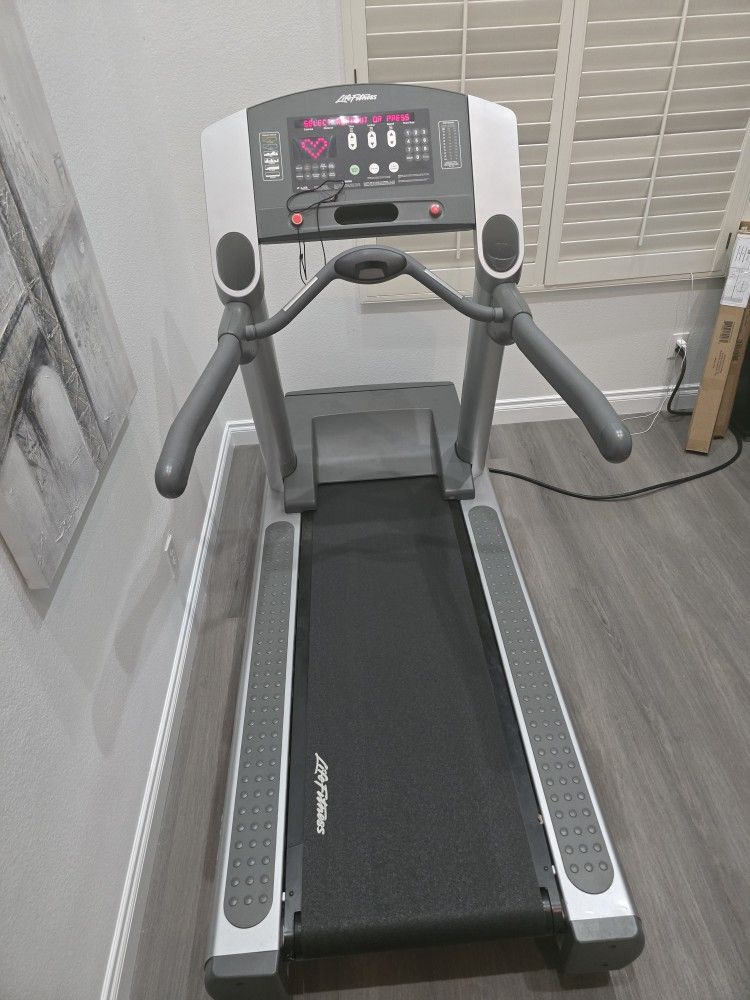 Lifefittnes Treadmill 95ti