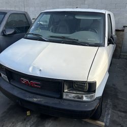 2001 GMC Safari For Parts 