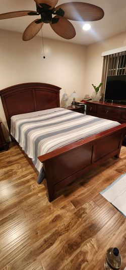queen cherry wood bedroom set
