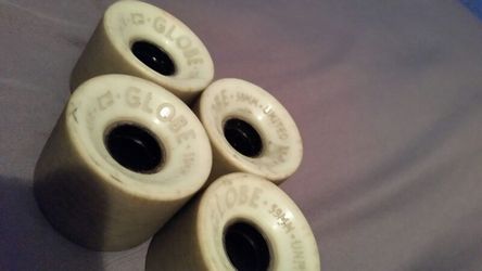 59MM globe cruiser wheels