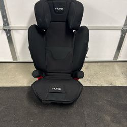 Nuna Black Booster Seat - Rarely Used At Grandparents House 