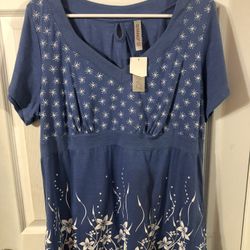 Women’s Size 18 /20 Short Sleeve Tunic Top.  Brand New With Tags Never Worn . 
