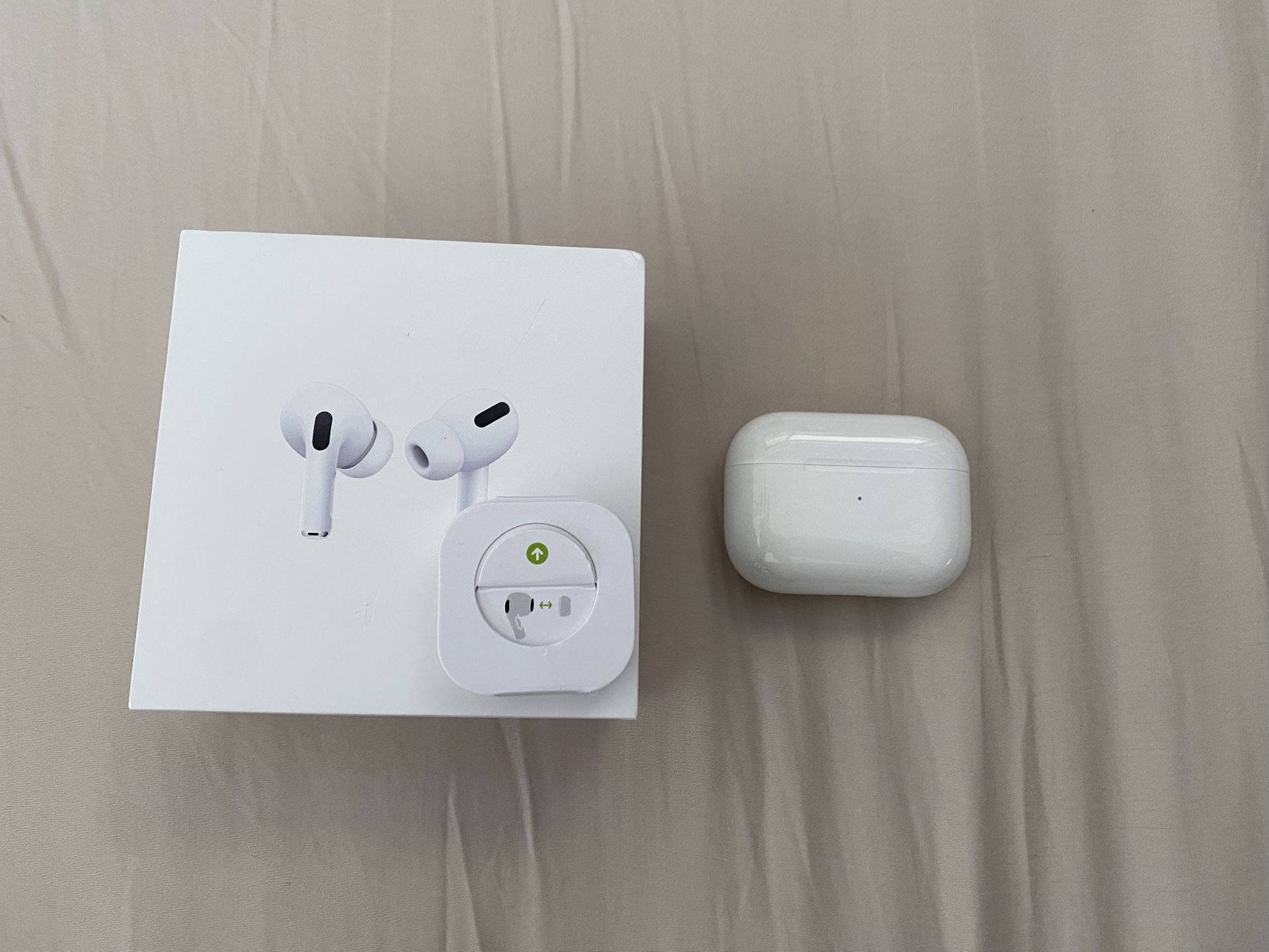 AirPods Pro 1st Gen AUTHENTIC - Read Description