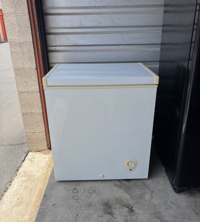 White Frigidaire Chest Freezer