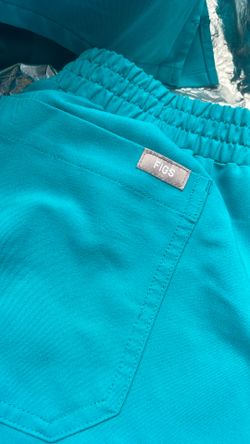 FIGS Scrub Set – Size Large (Used)