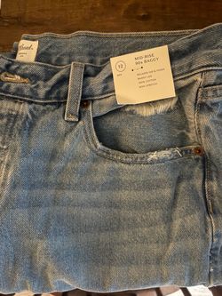 Mid Rise 90s Baggy Jeans