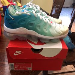 W AiR VAPORMAX PLUS