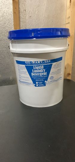 Liquid laundry detergent equal to top shelf detergent