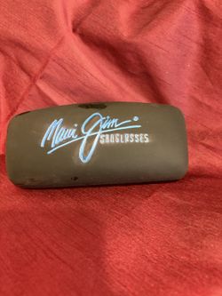 Maui Jim clamshell sunglasses case