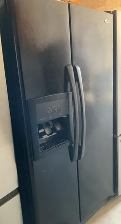 Amana Side-by-Side Black Refrigerator Fridge
