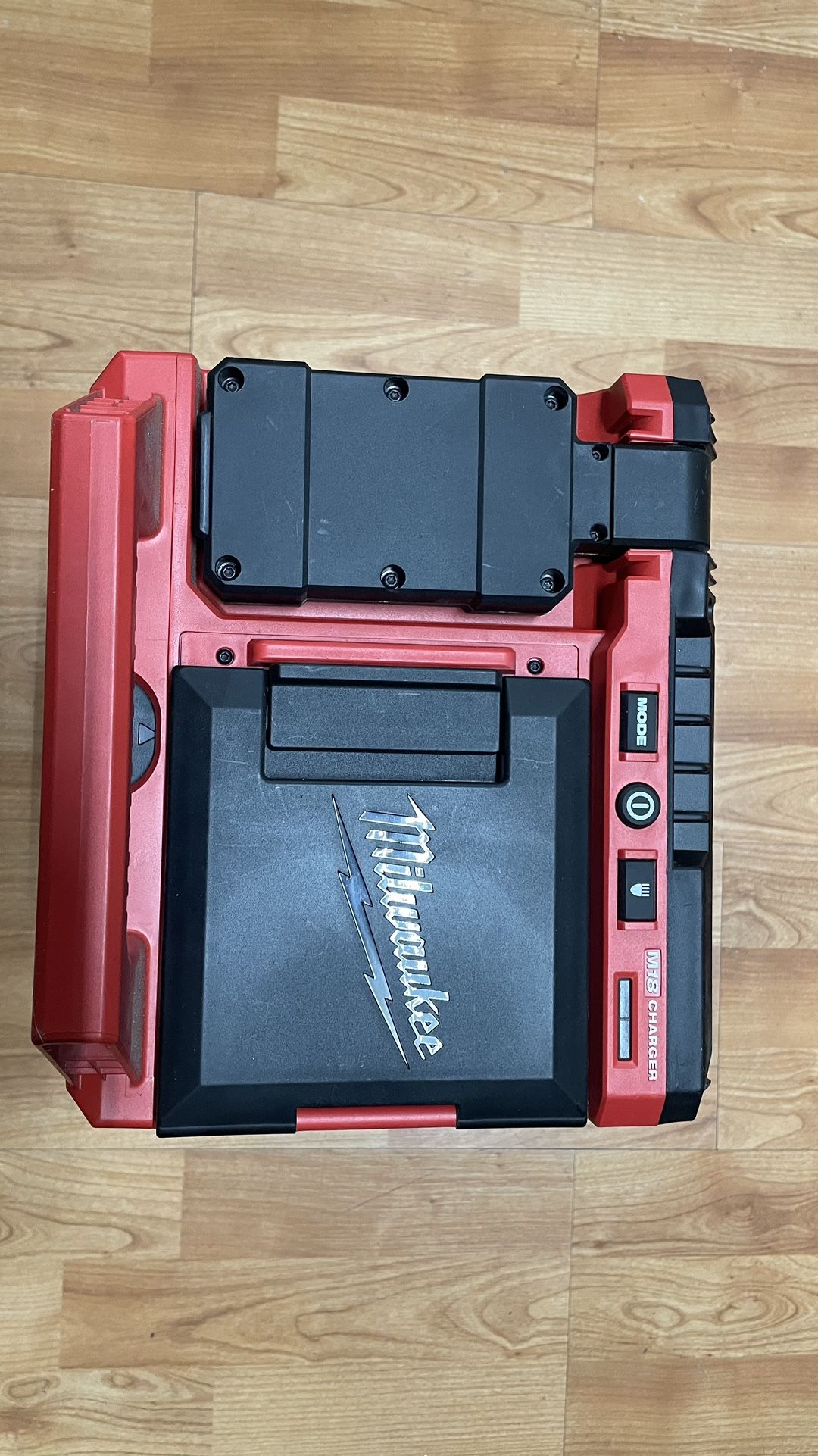 M18 18-Volt Lithium-Ion Cordless PACKOUT 3000 Lumens LED Light with Built-In Charger
