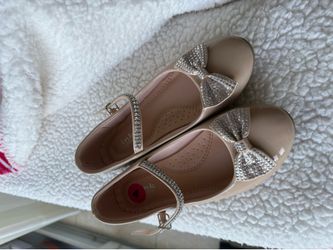 Girl shoes
