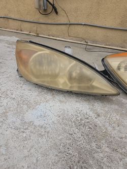 2002–2004 Toyota Camry passenger side headlight