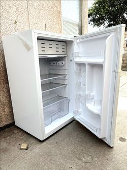 Magic Chef Minifridge