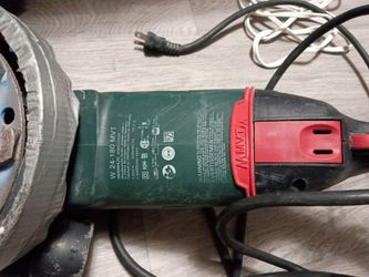Metabo W 24-180 MVT 7in Angle Grinder used but still works great