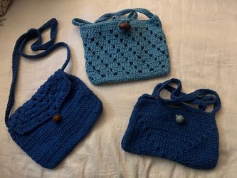 CROCHET CROSSBODY BAG