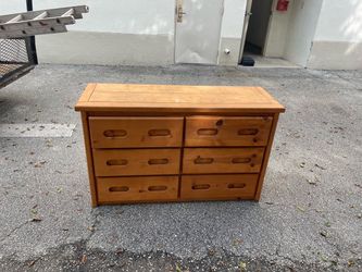 Dresser