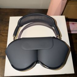 Apple AirPod Maxs Space Grey