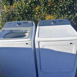 Samsung Washer and Dryer Electric Set-Brand New Dryer