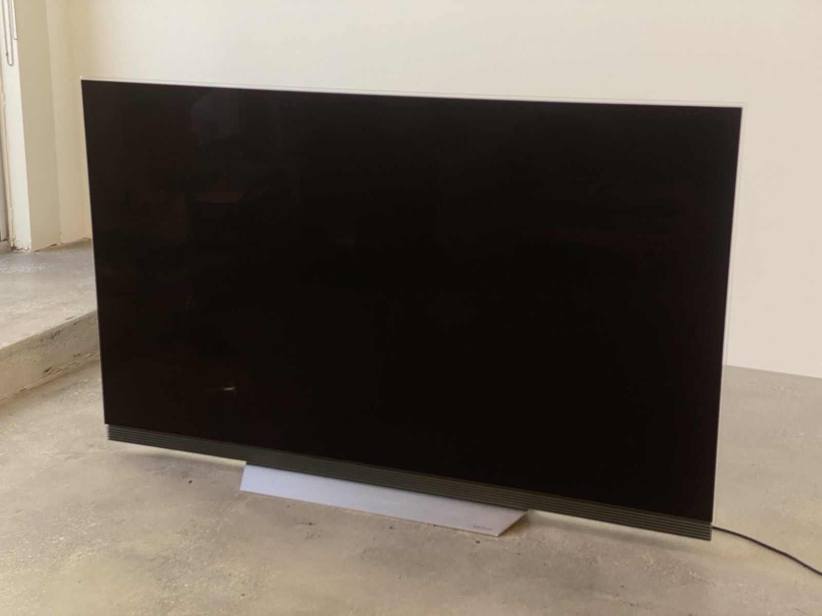 LG OLED 65" E7 TV. Cracked screen. Selling as is.