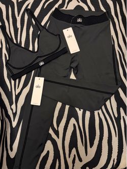 Black Airlift Lineup Alo Yoga Set Size S
