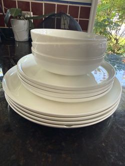 White Ceramic Dinnerware Set