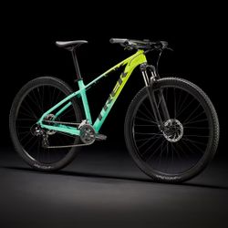 Bicycle Trek Marlin Bike 5 Size SM Wheels 26”