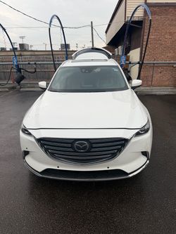Mazda CX-9 signature SUV White