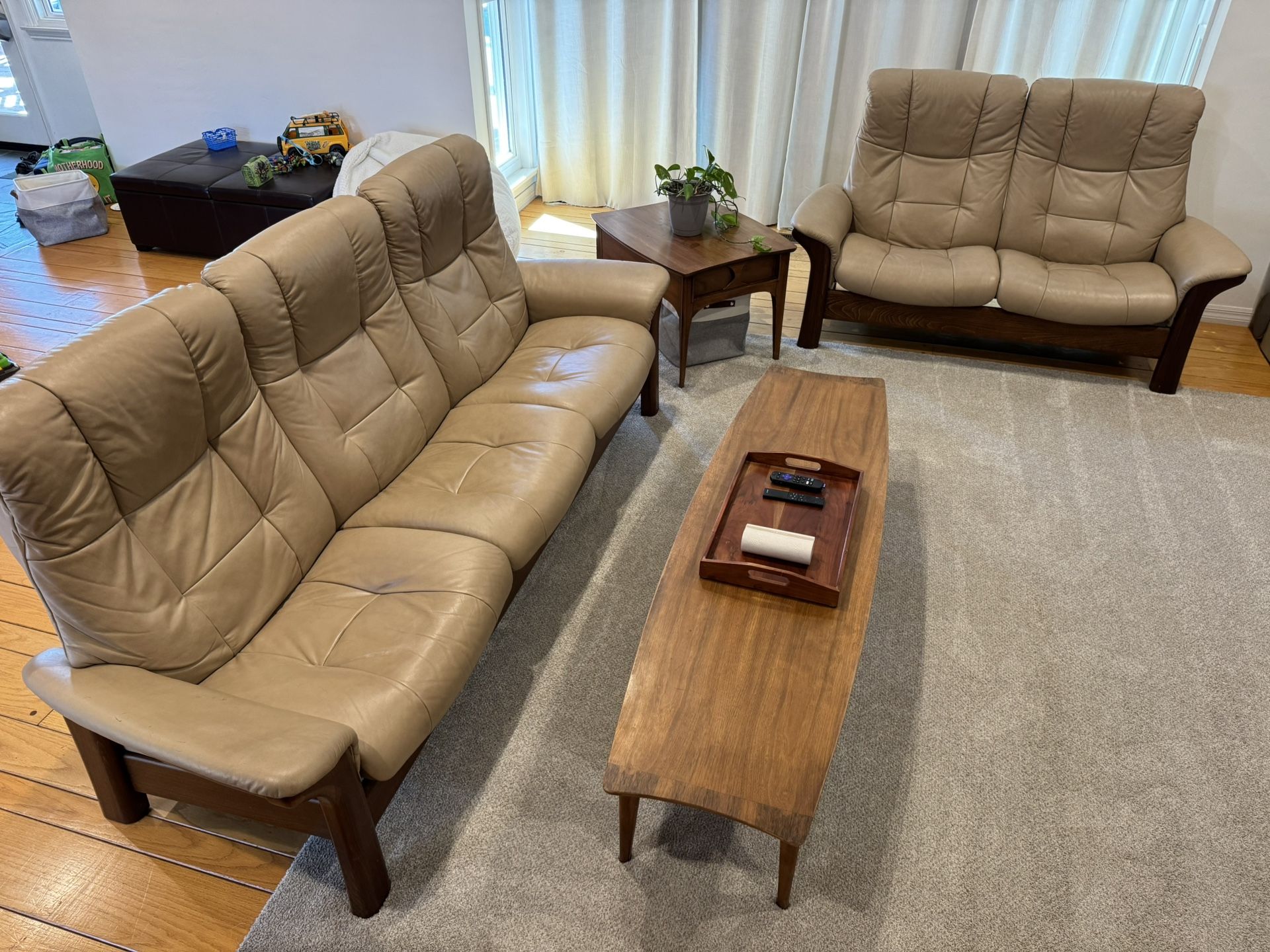 Stressless Sofa Loveseat Set, HUGE Discount