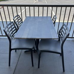 Table & 4 Chair Set 