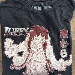 One Piece Graphic Tee Size L