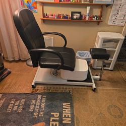 Pedicure Chair With Brand New Foot Bath