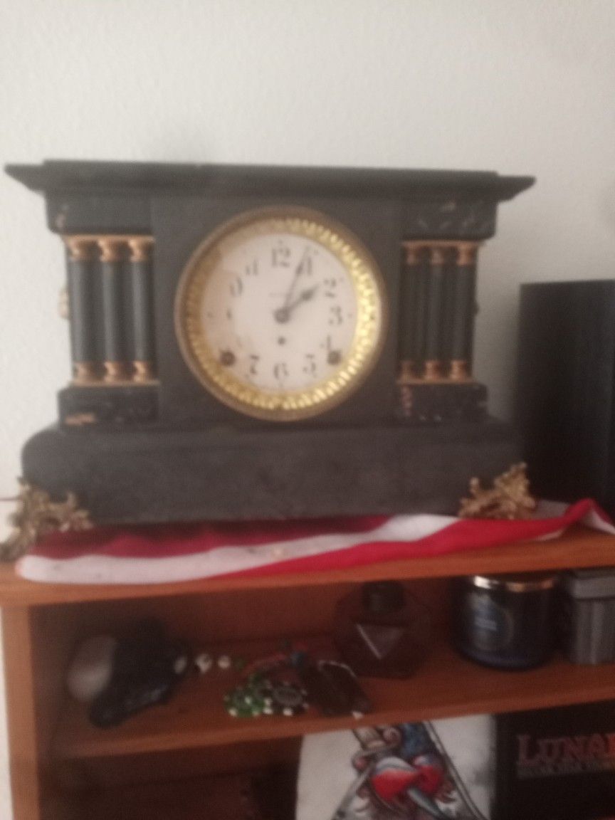ANTIQUE CLOCK