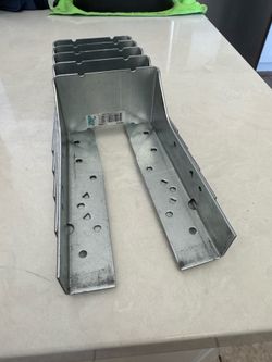 Simpson Strong-Tie Concealed-Flange Joist Hangers for 4x8 (Set of 5)